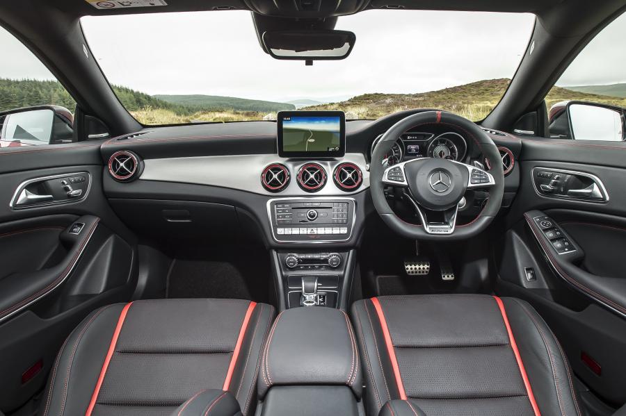 Торпедо Mercedes-AMG CLA45 4Matic Shooting Brake 2016 года  (UK) (фото 22 из 26)